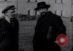Immagine di Lenin con Mikhail Kalinin Mosca Russia, 1918, secondo 26 filmato di repertorio 65675035763