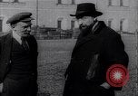 Immagine di Lenin con Mikhail Kalinin Mosca Russia, 1918, secondo 28 filmato di repertorio 65675035763