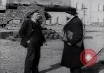 Immagine di Lenin con Mikhail Kalinin Mosca Russia, 1918, secondo 33 filmato di repertorio 65675035763