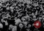 Standbild Lenins Anhänger Russland, 1920, aus Sekunde 11 historischem Filmmaterial Videoclip 65675035765