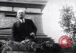 Standbild Lenins Anhänger Russland, 1920, aus Sekunde 15 historischem Filmmaterial Videoclip 65675035765
