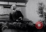 Standbild Lenins Anhänger Russland, 1920, aus Sekunde 25 historischem Filmmaterial Videoclip 65675035765