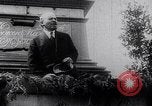 Standbild Lenins Anhänger Russland, 1920, aus Sekunde 26 historischem Filmmaterial Videoclip 65675035765
