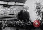 Standbild Lenins Anhänger Russland, 1920, aus Sekunde 27 historischem Filmmaterial Videoclip 65675035765