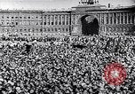 Standbild Lenins Anhänger Russland, 1920, aus Sekunde 60 historischem Filmmaterial Videoclip 65675035765