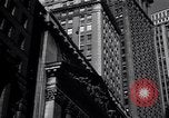 Immagine di New York City Hall e NYSE New York United States USA, 1942, secondo 38 filmato di repertorio 65675035776