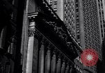 Immagine di New York City Hall e NYSE New York United States USA, 1942, secondo 41 filmato di repertorio 65675035776