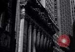 Immagine di New York City Hall e NYSE New York United States USA, 1942, secondo 42 filmato di repertorio 65675035776