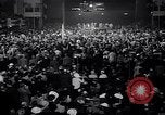 Image foule après Herbert Hoover Discours Cleveland Ohio USA, 1936, de la seconde 17 séquences d'archives historiques vidéo 65675035790