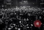 Image foule après Herbert Hoover Discours Cleveland Ohio USA, 1936, de la seconde 18 séquences d'archives historiques vidéo 65675035790