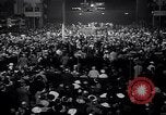 Image foule après Herbert Hoover Discours Cleveland Ohio USA, 1936, de la seconde 19 séquences d'archives historiques vidéo 65675035790