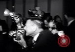 Standbild Einladungs Premier von Ross Hunter film Chalk Garden United States USA, 1964, aus Sekunde 4 historischem Filmmaterial Videoclip 65675035794