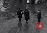 Immagine di Leader politico discende da un piano United States USA, 1951, secondo 32 filmato di repertorio 65675035804