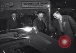 Immagine di Gruppo capitano Douglas Bader al motor show London Inghilterra England, 1951, secondo 10 filmato di repertorio 65675035808