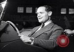 Immagine di Gruppo capitano Douglas Bader al motor show London Inghilterra England, 1951, secondo 35 filmato di repertorio 65675035808