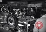 Immagine di Gruppo capitano Douglas Bader al motor show London Inghilterra England, 1951, secondo 44 filmato di repertorio 65675035808