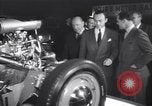 Immagine di Gruppo capitano Douglas Bader al motor show London Inghilterra England, 1951, secondo 48 filmato di repertorio 65675035808