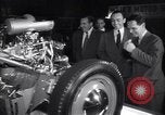 Immagine di Gruppo capitano Douglas Bader al motor show London Inghilterra England, 1951, secondo 54 filmato di repertorio 65675035808
