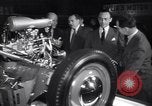 Immagine di Gruppo capitano Douglas Bader al motor show London Inghilterra England, 1951, secondo 57 filmato di repertorio 65675035808
