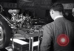 Immagine di Gruppo capitano Douglas Bader al motor show London Inghilterra England, 1951, secondo 59 filmato di repertorio 65675035808