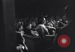 Immagine di Ella Logan testimonia prima casa comitato sulle attività Un-American United States USA, 1951, secondo 10 filmato di repertorio 65675035809