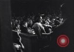 Immagine di Ella Logan testimonia prima casa comitato sulle attività Un-American United States USA, 1951, secondo 15 filmato di repertorio 65675035809
