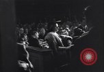 Immagine di Ella Logan testimonia prima casa comitato sulle attività Un-American United States USA, 1951, secondo 16 filmato di repertorio 65675035809