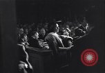 Immagine di Ella Logan testimonia prima casa comitato sulle attività Un-American United States USA, 1951, secondo 17 filmato di repertorio 65675035809