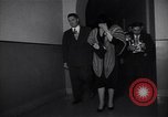 Immagine di Ella Logan testimonia prima casa comitato sulle attività Un-American United States USA, 1951, secondo 21 filmato di repertorio 65675035809