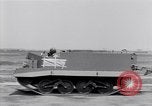 Standbild amphibische Landung Fahrzeug im militärischen Bereich Test United States USA, 1941, aus Sekunde 24 historischem Filmmaterial Videoclip 65675035811
