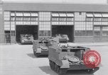 Immagine di Sbarco veicoli durante una sessione di prove libere United States USA, 1941, secondo 9 filmato di repertorio 65675035812