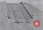 Immagine di Sbarco veicoli durante una sessione di prove libere United States USA, 1941, secondo 43 filmato di repertorio 65675035812