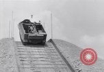 Immagine di Sbarco veicoli durante una sessione di prove libere United States USA, 1941, secondo 51 filmato di repertorio 65675035812