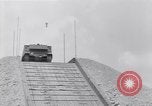 Immagine di Sbarco veicoli durante una sessione di prove libere United States USA, 1941, secondo 56 filmato di repertorio 65675035812