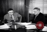 Immagine di Incontro tra il Sindaco di NY e interni di secrezione Washington DC USA, 1937, secondo 21 filmato di repertorio 65675035814