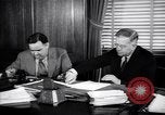 Immagine di Incontro tra il Sindaco di NY e interni di secrezione Washington DC USA, 1937, secondo 33 filmato di repertorio 65675035814