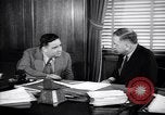 Immagine di Incontro tra il Sindaco di NY e interni di secrezione Washington DC USA, 1937, secondo 49 filmato di repertorio 65675035814