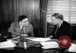 Immagine di Incontro tra il Sindaco di NY e interni di secrezione Washington DC USA, 1937, secondo 50 filmato di repertorio 65675035814