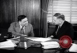 Immagine di Incontro tra il Sindaco di NY e interni di secrezione Washington DC USA, 1937, secondo 53 filmato di repertorio 65675035814