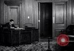 Immagine di Il sindaco di New York F H LaGuardia procede per una riunione Washington DC USA, 1937, secondo 15 filmato di repertorio 65675035815