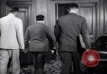 Immagine di Il sindaco di New York F H LaGuardia procede per una riunione Washington DC USA, 1937, secondo 21 filmato di repertorio 65675035815