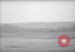 Immagine di Il sindaco di New York F H LaGuardia prende un volo United States USA, 1937, secondo 30 filmato di repertorio 65675035816