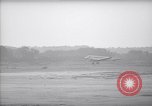 Immagine di Il sindaco di New York F H LaGuardia prende un volo United States USA, 1937, secondo 32 filmato di repertorio 65675035816