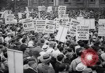 Image maire de New York adresses frappant les travailleurs de l'industrie électrique New York United States USA, 1937, de la seconde 5 séquences d'archives historiques vidéo 65675035817