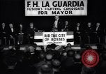 Immagine di Benvenuto di F H LaGuardia presso la sua campagna elettorale New York United States USA, 1934, secondo 24 filmato di repertorio 65675035822