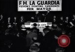 Immagine di Benvenuto di F H LaGuardia presso la sua campagna elettorale New York United States USA, 1934, secondo 27 filmato di repertorio 65675035822