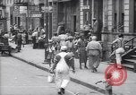 Standbild belebten Markt Geschäfte und Straßen Harlem New York City USA, 1937, aus Sekunde 48 historischem Filmmaterial Videoclip 65675035839