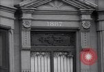 Standbild Brownstone Gebäude 1887 in New York New York City USA, 1939, aus Sekunde 25 historischem Filmmaterial Videoclip 65675035842
