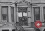 Standbild Brownstone Gebäude 1887 in New York New York City USA, 1939, aus Sekunde 28 historischem Filmmaterial Videoclip 65675035842