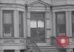 Standbild Brownstone Gebäude 1887 in New York New York City USA, 1939, aus Sekunde 33 historischem Filmmaterial Videoclip 65675035842